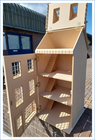Ash Mews 1/12th scale dollshouse inside